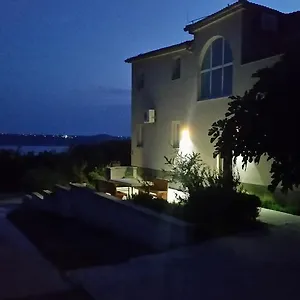 https://apartments-barba.hotelinzadar.com